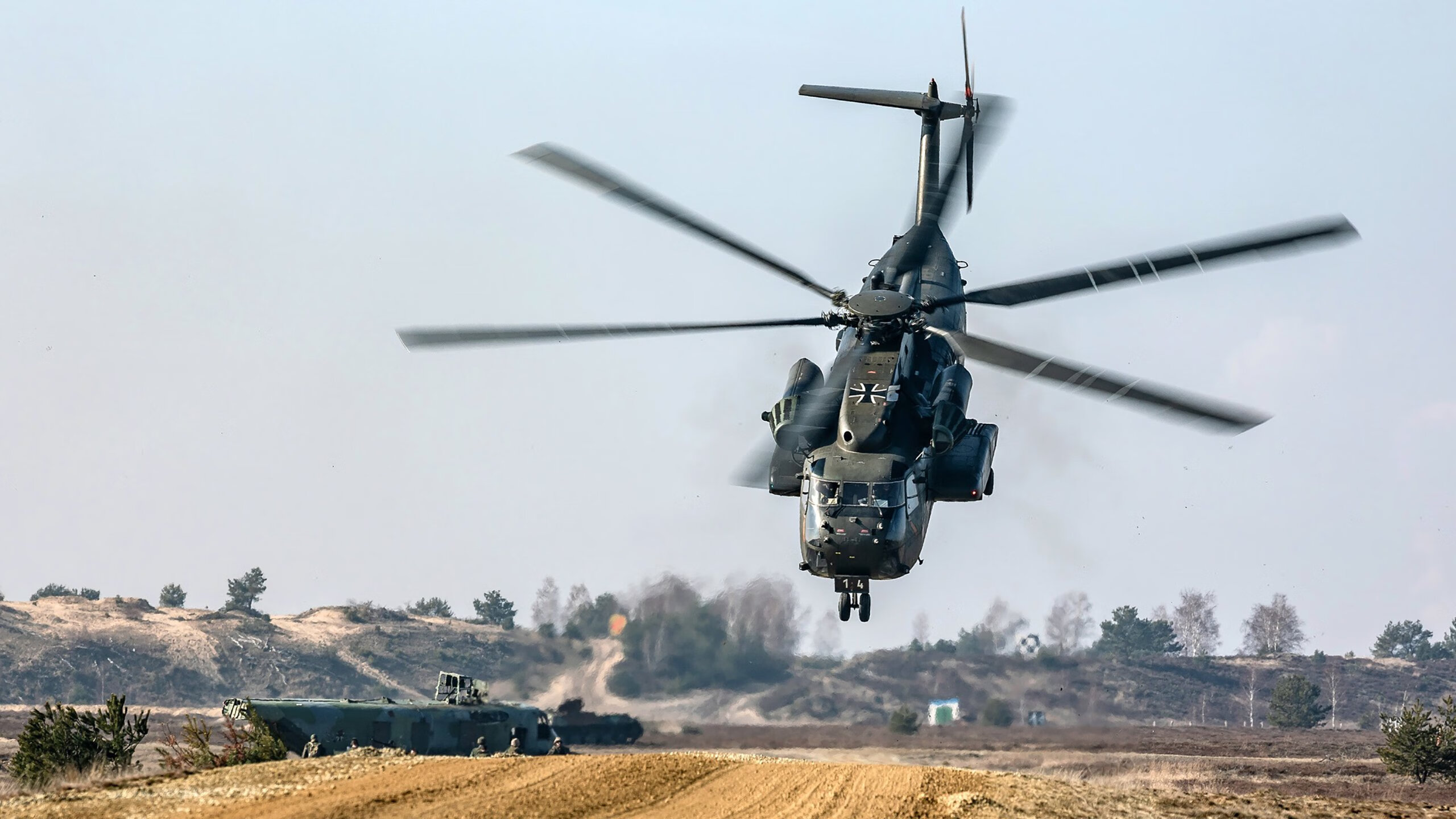 内部竞争激烈,阵容磨合需加强,内部竞争的例子